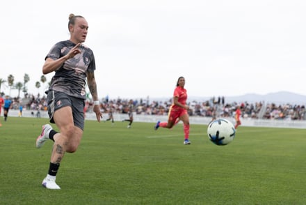 Angel City Football Club Defeats Portland Thorns FC 2-1 In First Coachella Valley Invitational Match