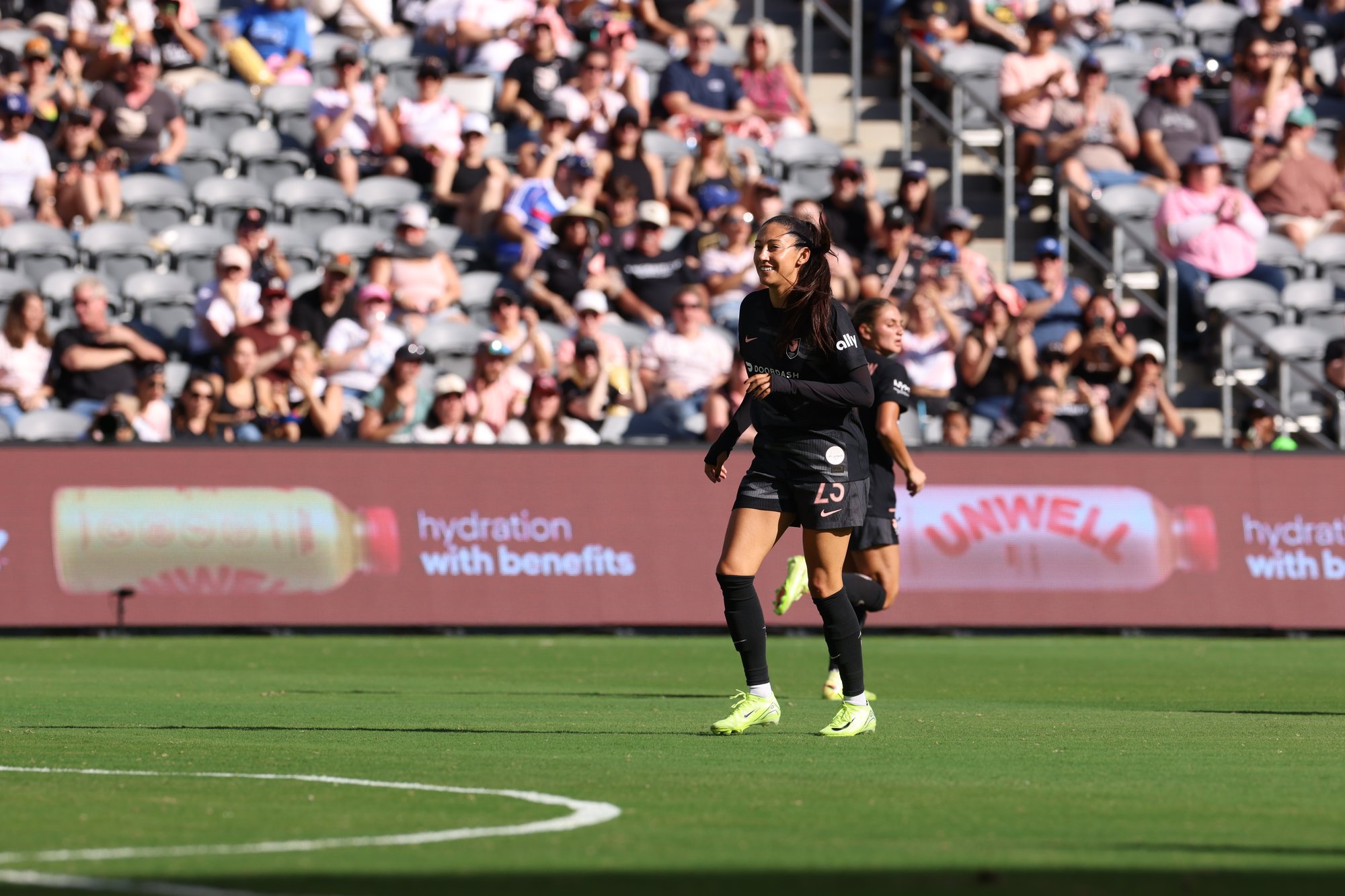 101925_vsPOR Christen Press