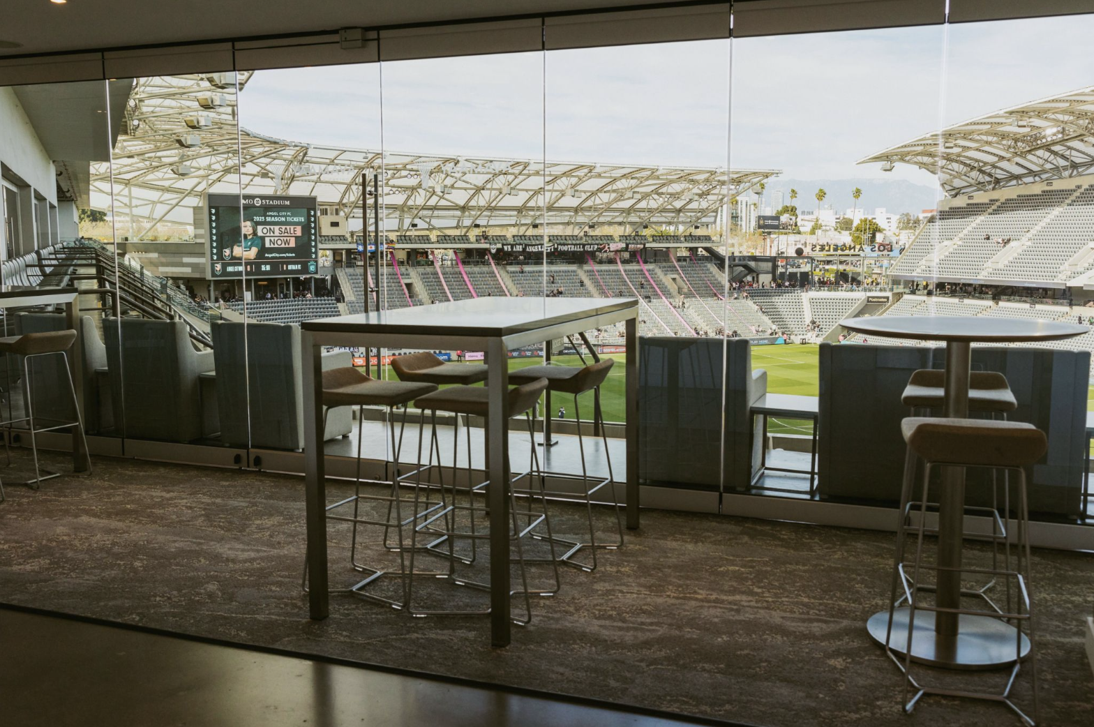 City View Loge Box_Premium_Field View2
