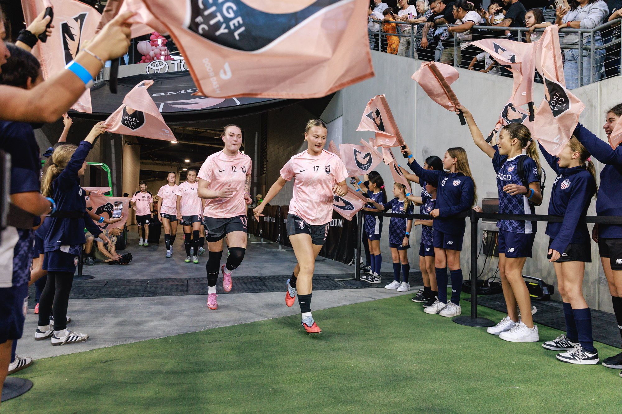 Group Experience_Hype Tunnel Kennedy Fuller Maiara Niehues