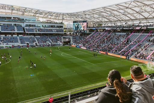 Midfield Box Seats_Premium_Field View2