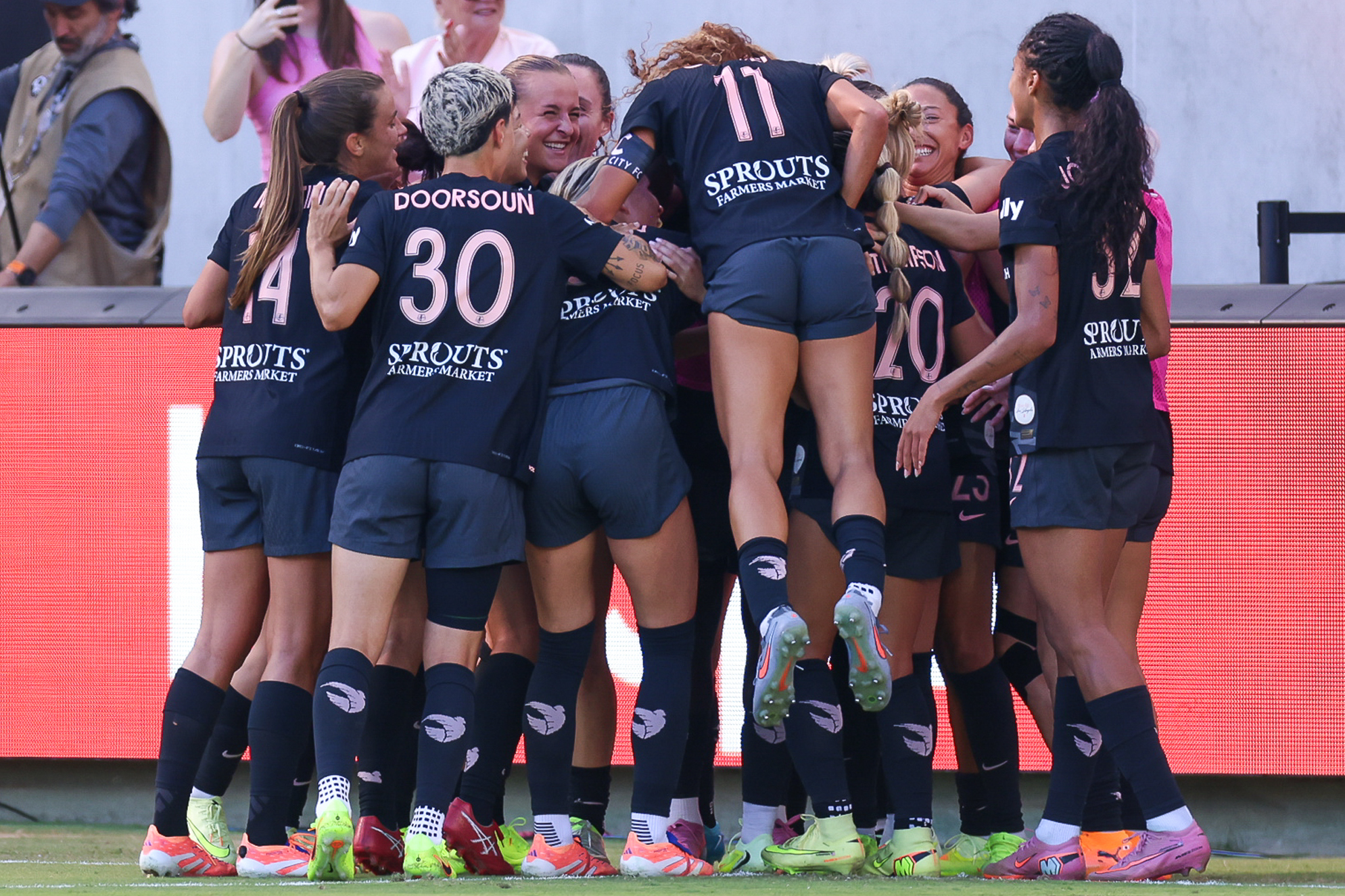 101225_Team Cheer Huddle vsHOU_v2