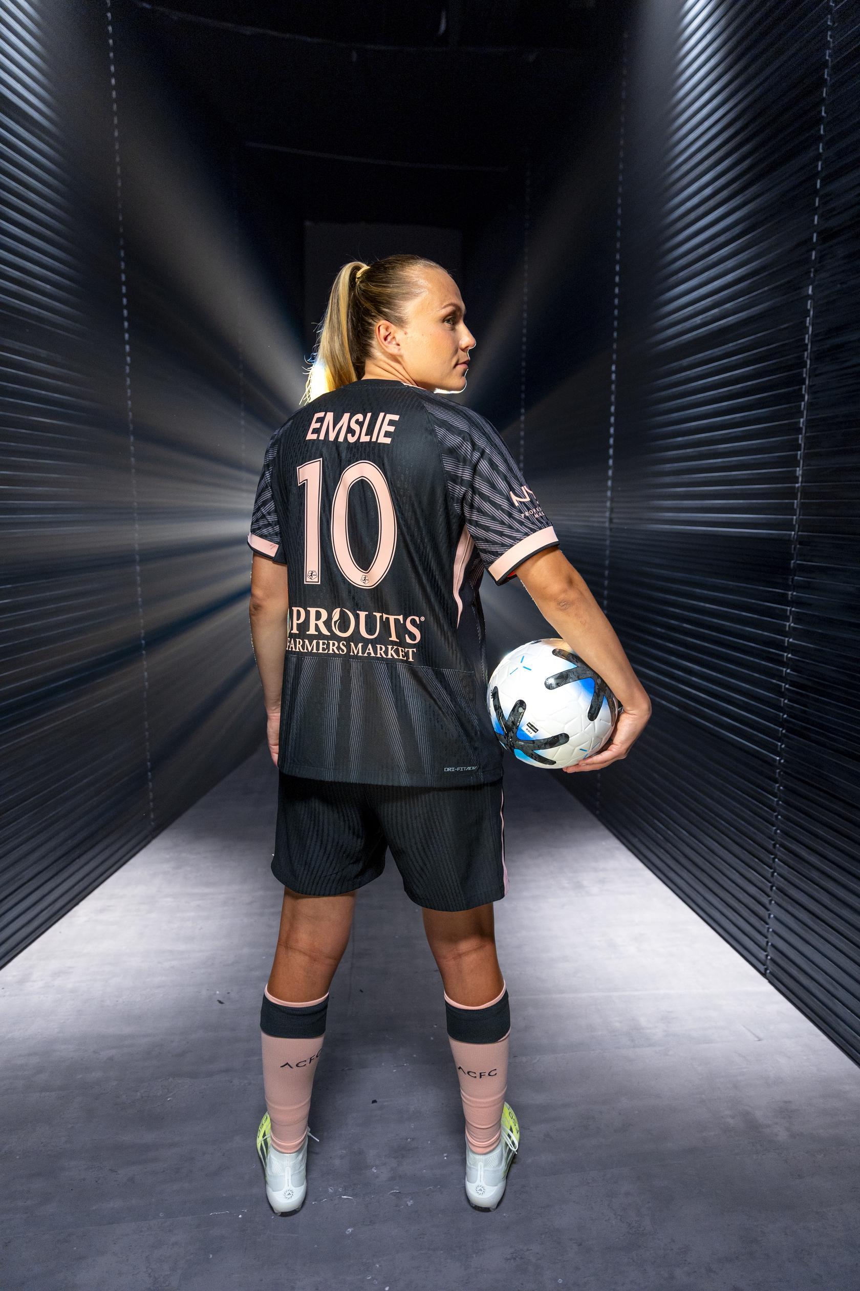 Emslie #10 Jersey